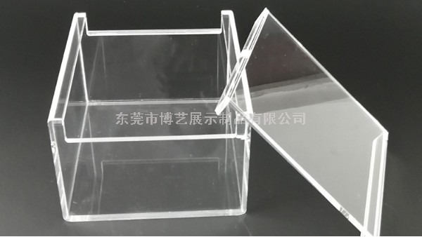 在定制亞克力展示架時，絲印應(yīng)該注意一些什么事項呢？